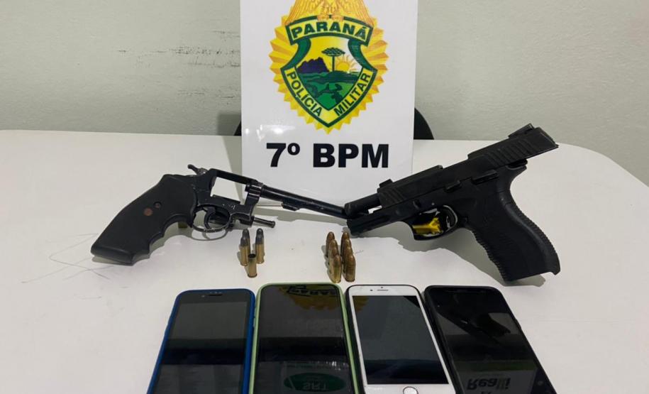 Em ocorrências separadas, PM de Tapejara (PR) impede roubo e apreende armas de fogo no mesmo dia em que carro roubado é recuperado