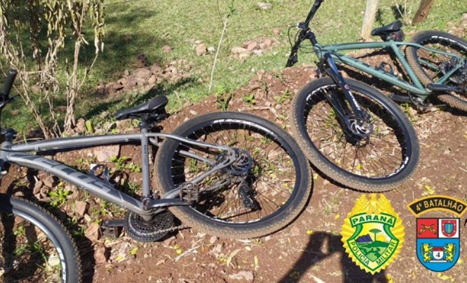 PM prende seis pessoas, apreende 33 comprimidos de ecstasy e recupera duas bicicletas em Maringá (PR)