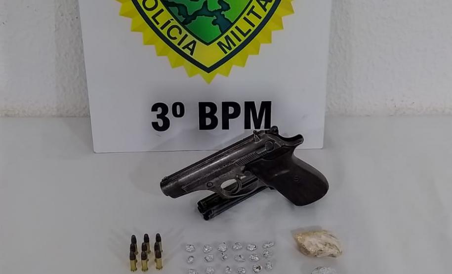 PM apreende mais de 20 quilos de maconha e uma pistola em situações distintas no Sudoeste do estado