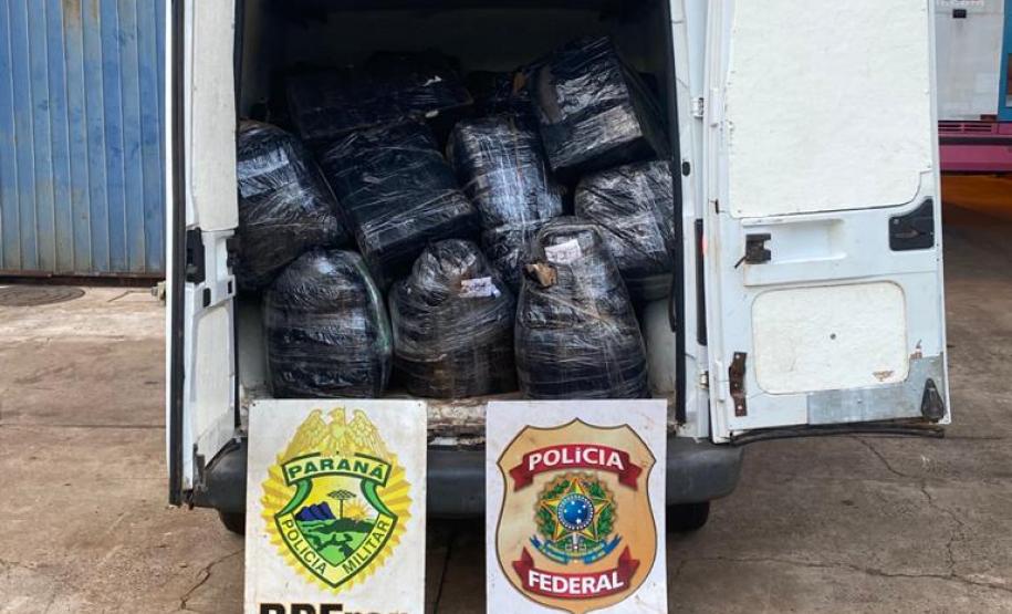 PF e BPFron apreendem volumes de contrabando em Foz do Iguaçu (PR)