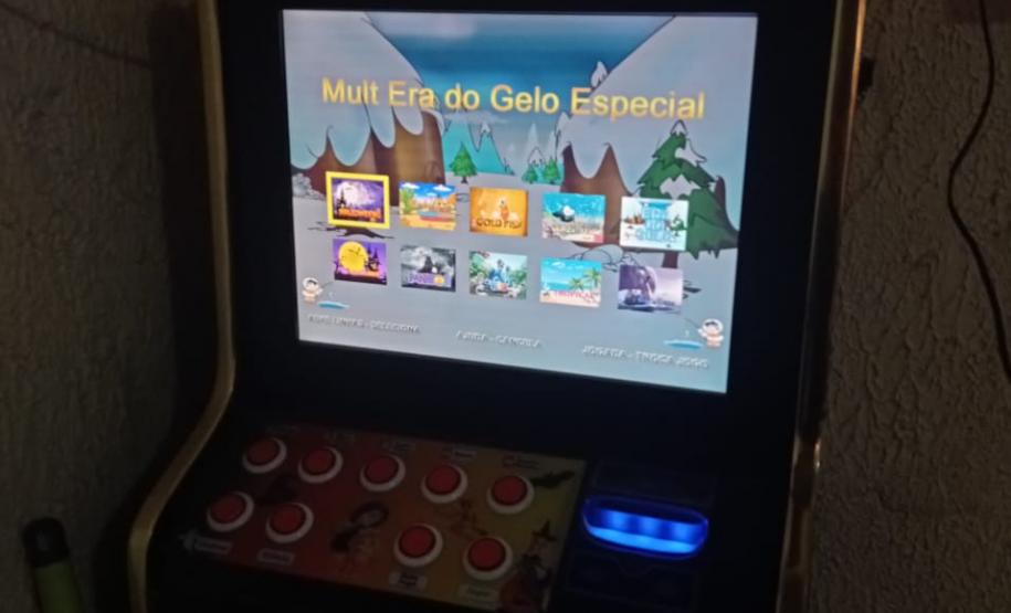 Aifu fiscaliza pontos comerciais e apreende três máquinas caça-níqueis