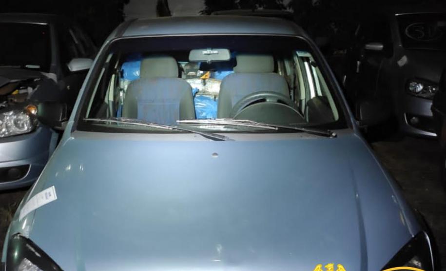 PM prende três homens e apreende grande quantidade de contrabando e uma espingarda no Noroeste do estado