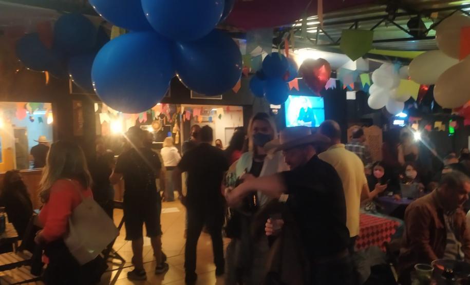 AIFU fecha pontos comerciais e dispersa mais de 800 pessoas em Curitiba