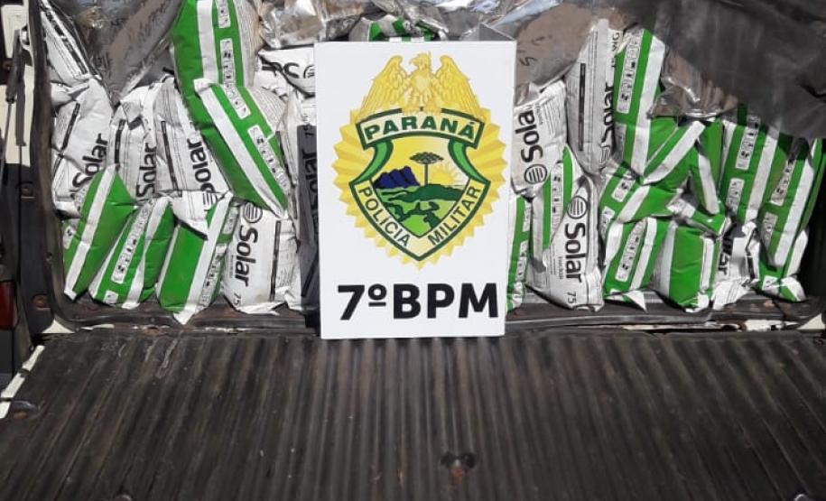 Carro carregado com 500 pacotes de veneno contrabandeados é apreendido pela PM em Tuneiras do Oeste