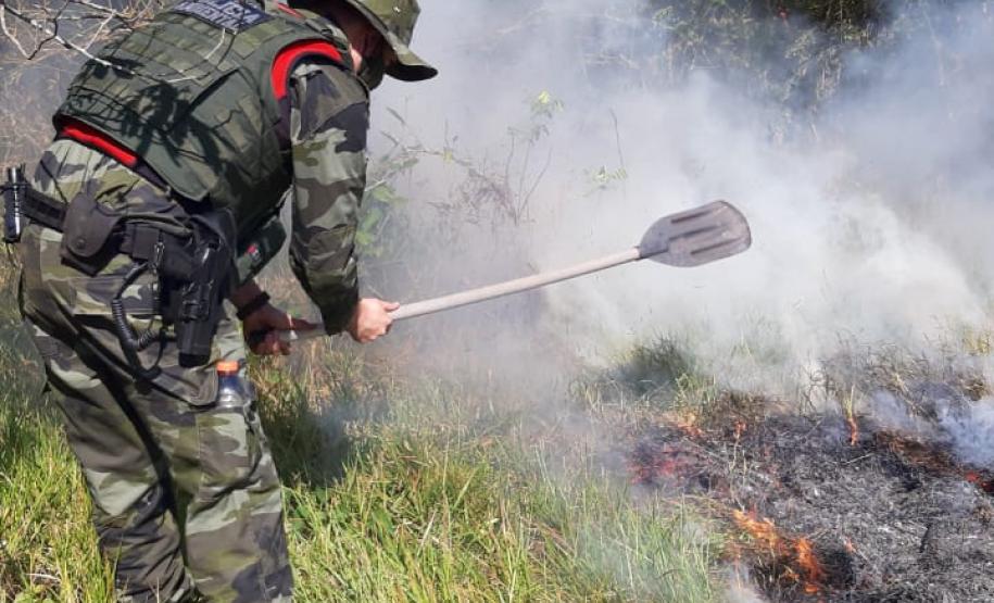 Polícia Ambiental contém incêndio no Parque Nacional de Ilha Grande durante patrulhamento de rotina