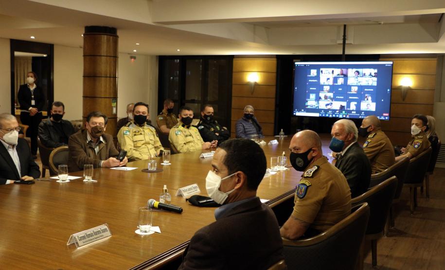 Alto Comando da PM se reúne com Associação Comercial do Paraná e com representantes dos Consegs