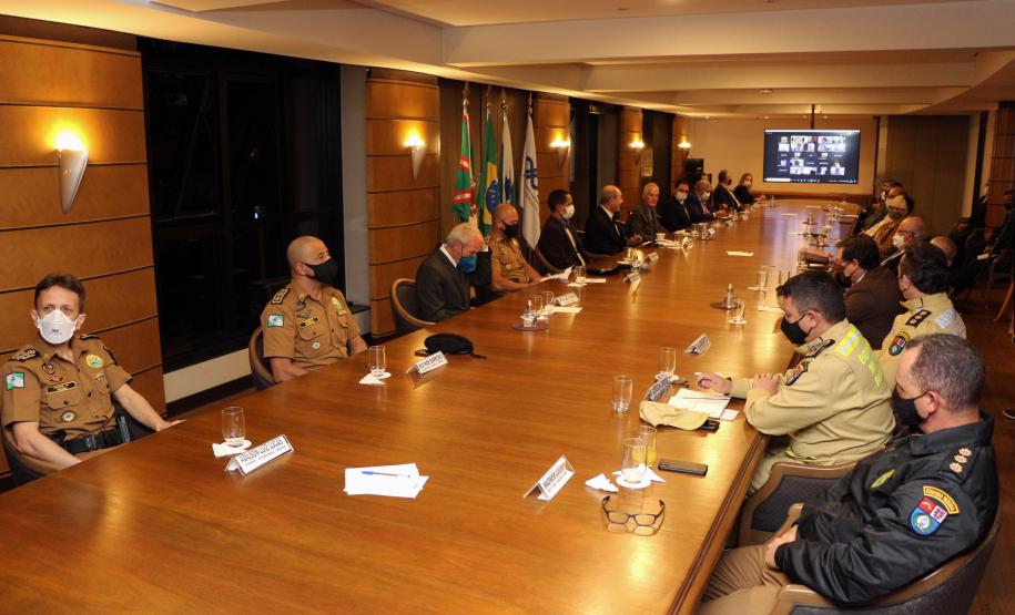 Alto Comando da PM se reúne com Associação Comercial do Paraná e com representantes dos Consegs