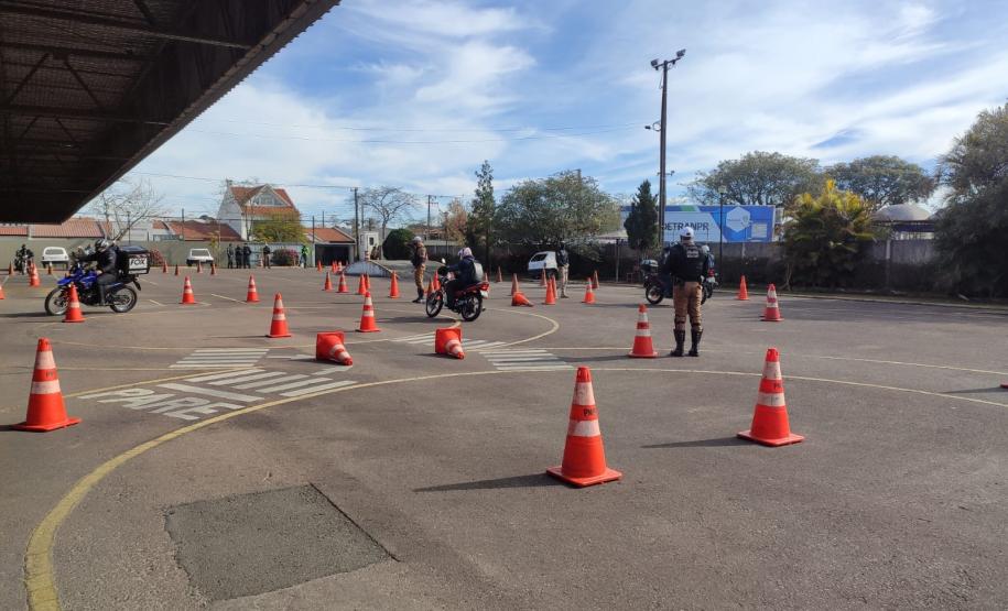 Evento para motociclistas trabalha técnicas de condução e dá dicas para evitar acidentes