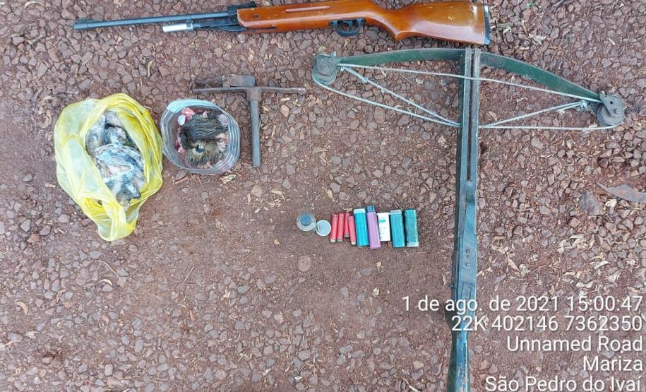 Denúncia auxilia Batalhão Ambiental a apreender arma de fogo, munições e carne de capivara em São Pedro do Ivaí (PR); um foi preso