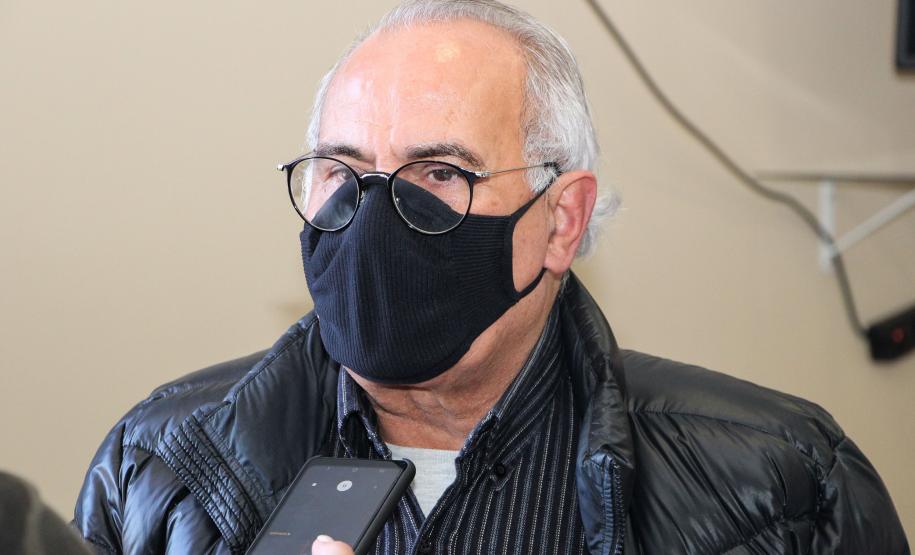 Soldado Kaseker da PMPR recebe valor arrecadado com campanha solidária promovida por associações da classe policial militar