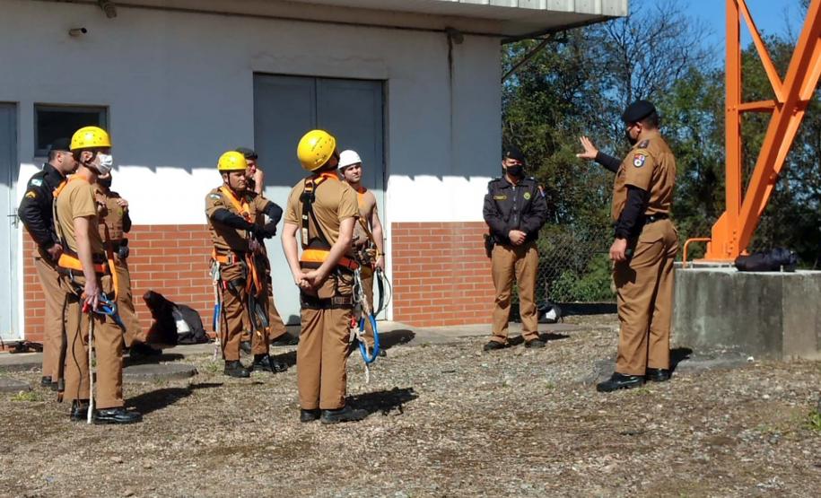 Diretoria de Desenvolvimento, Tecnologia e Qualidade faz treinamento básico de radiocomunicação para policiais da Capital e do interior