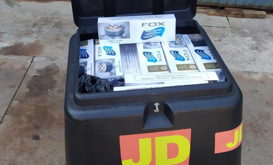 BPFron apreende 75 pacotes de cigarros contrabandeados em uma motocicleta no Oeste do estado