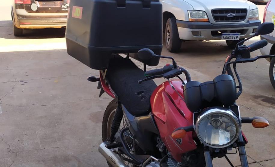 BPFron apreende 75 pacotes de cigarros contrabandeados em uma motocicleta no Oeste do estado