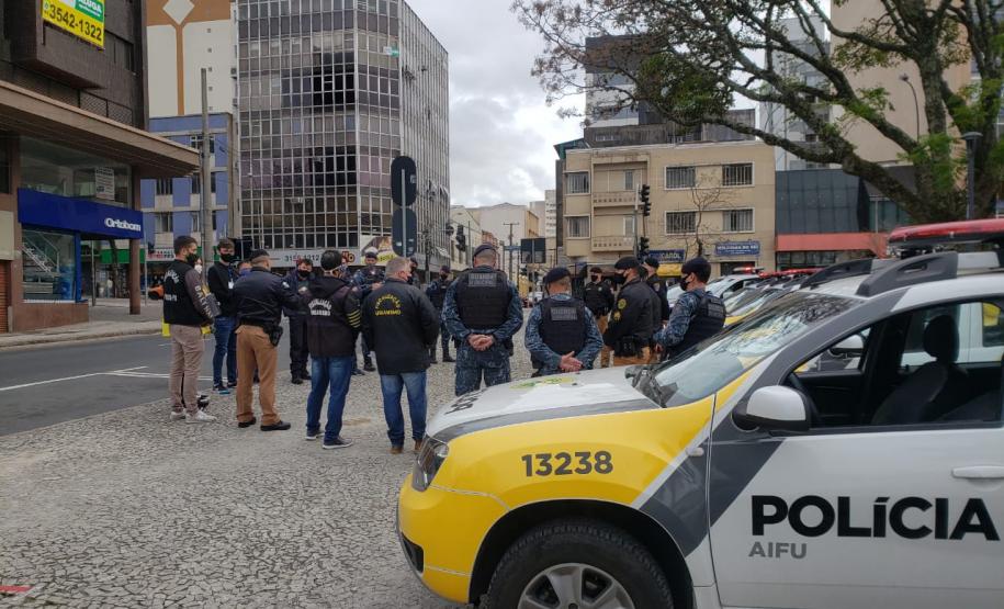 Operação conjunta da AIFU com Receita Federal, Procon e SEJUF mira comércio de cigarros eletrônicos em Curitiba