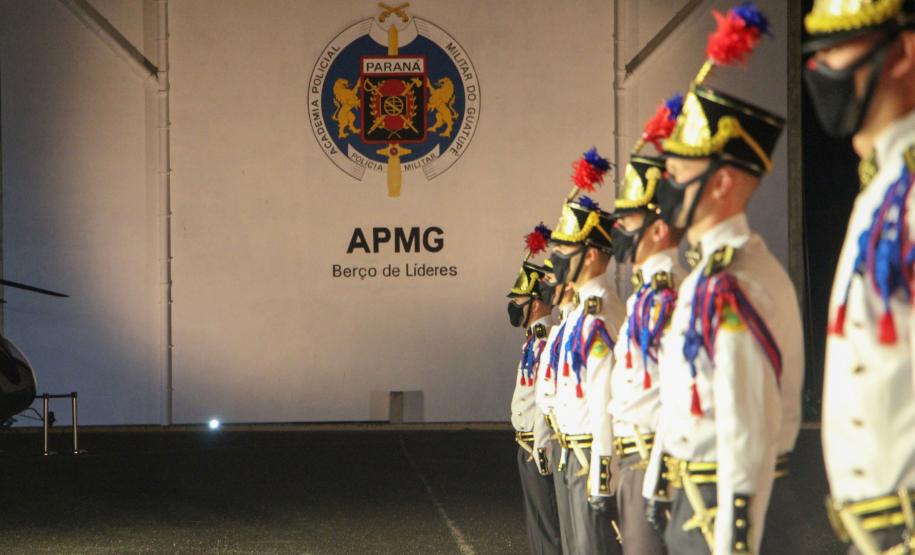 Formatura de 42 aspirantes marca os 50 anos de criação da Academia Policial Militar do Guatupê