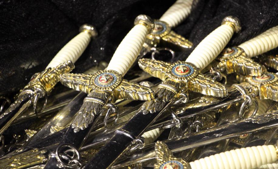 Formatura de 42 aspirantes marca os 50 anos de criação da Academia Policial Militar do Guatupê