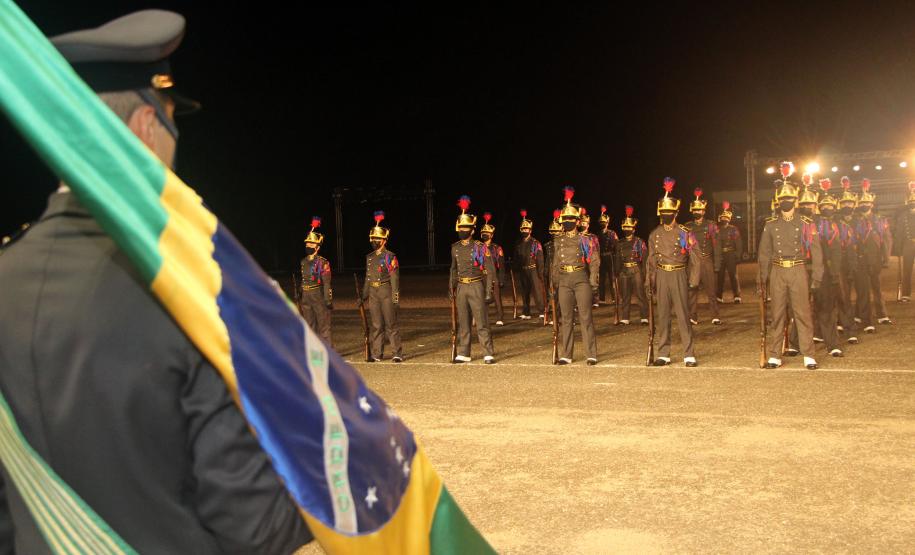 Formatura de 42 aspirantes marca os 50 anos de criação da Academia Policial Militar do Guatupê