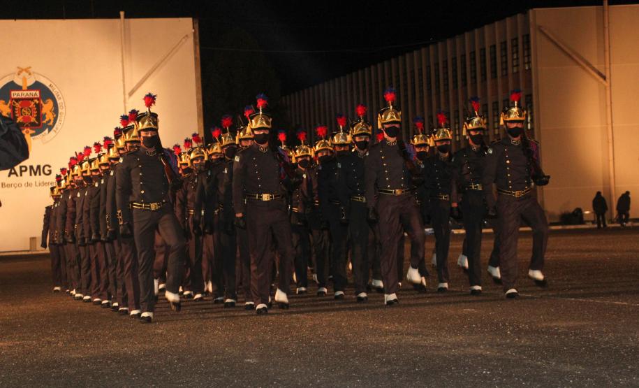 Formatura de 42 aspirantes marca os 50 anos de criação da Academia Policial Militar do Guatupê