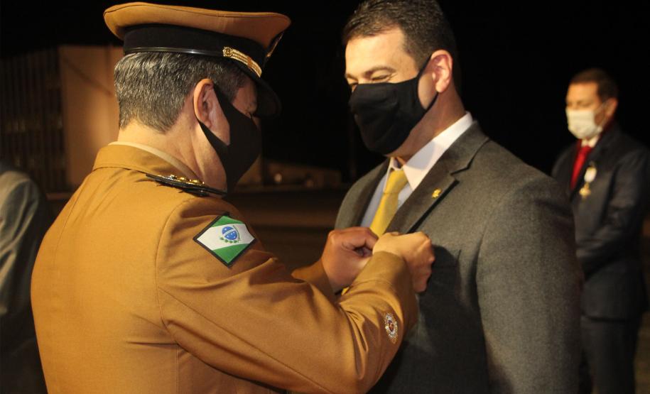 Formatura de 42 aspirantes marca os 50 anos de criação da Academia Policial Militar do Guatupê