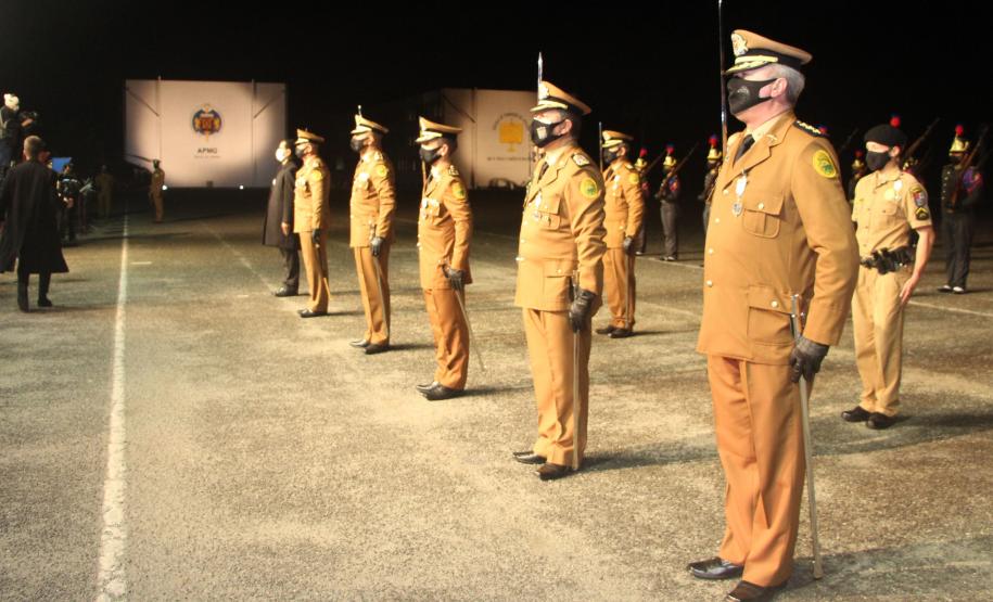 Formatura de 42 aspirantes marca os 50 anos de criação da Academia Policial Militar do Guatupê
