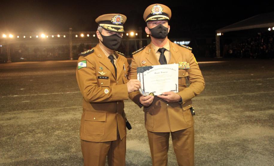 Formatura de 42 aspirantes marca os 50 anos de criação da Academia Policial Militar do Guatupê