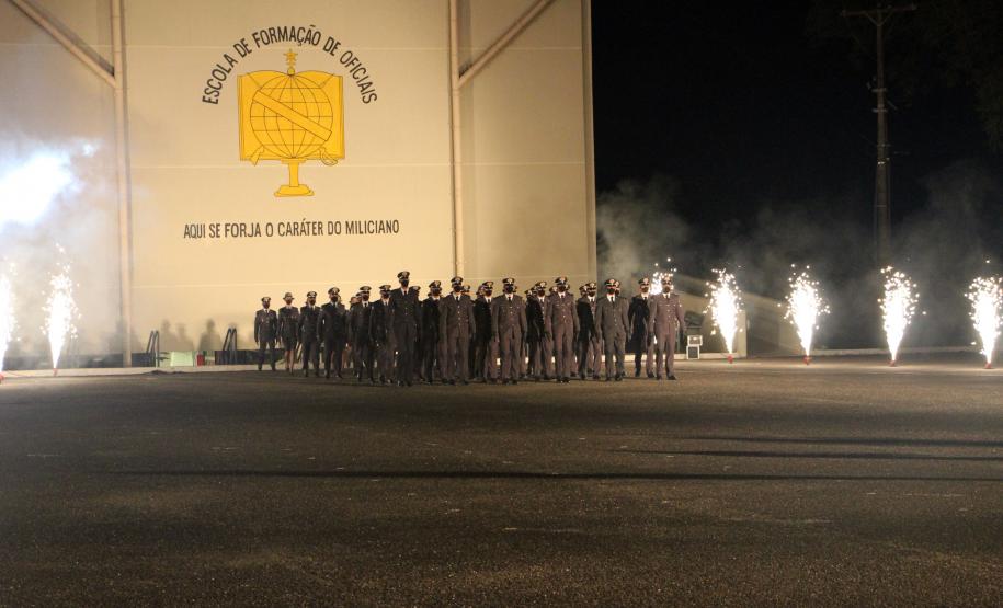 Formatura de 42 aspirantes marca os 50 anos de criação da Academia Policial Militar do Guatupê