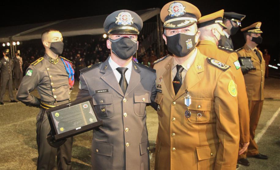 Formatura de 42 aspirantes marca os 50 anos de criação da Academia Policial Militar do Guatupê