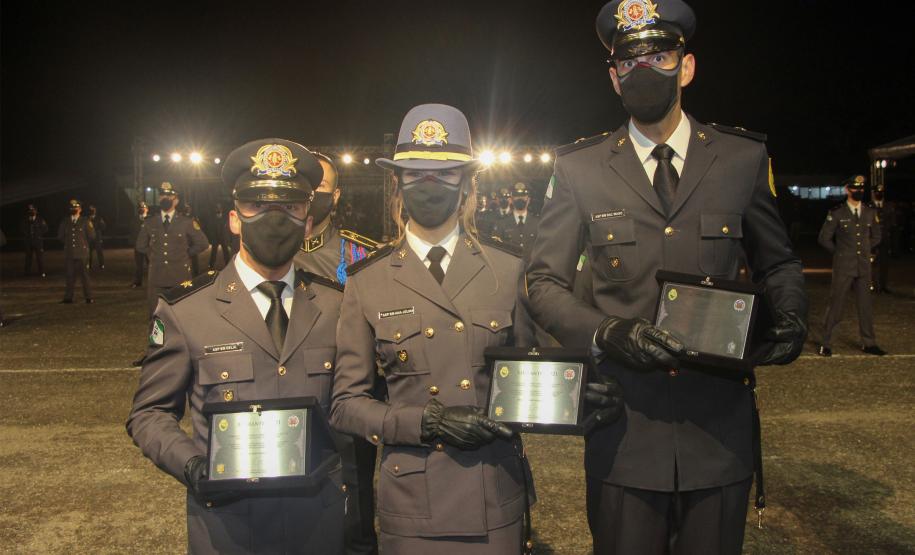 Formatura de 42 aspirantes marca os 50 anos de criação da Academia Policial Militar do Guatupê