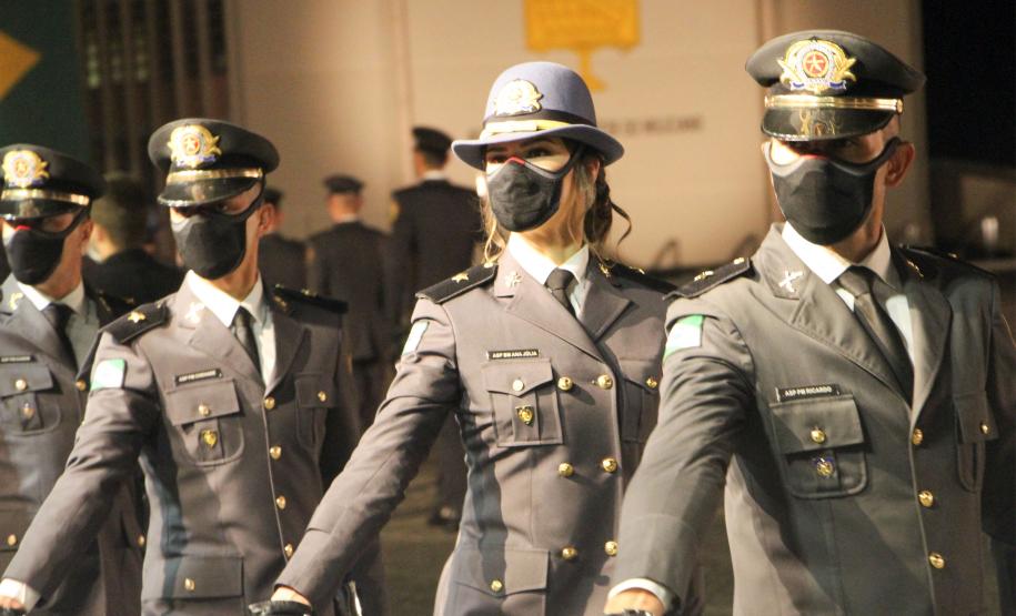 Formatura de 42 aspirantes marca os 50 anos de criação da Academia Policial Militar do Guatupê