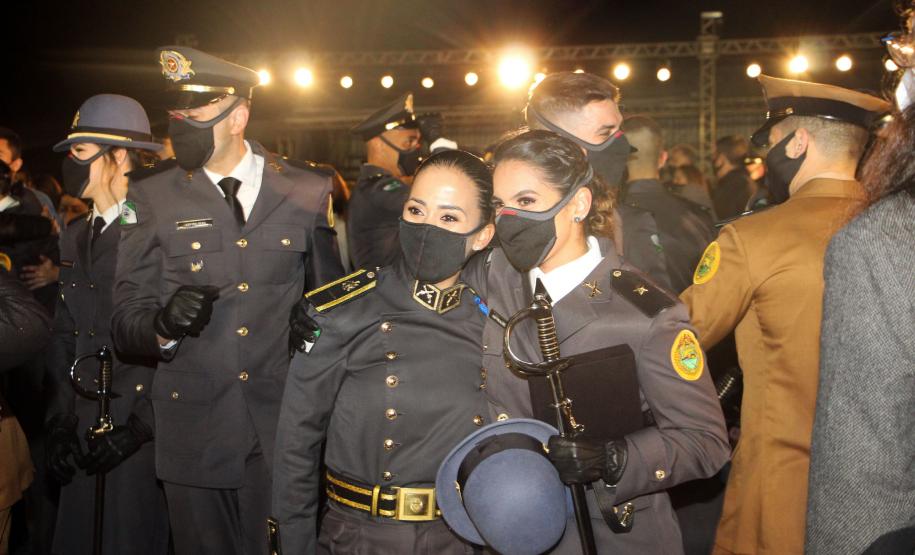 Formatura de 42 aspirantes marca os 50 anos de criação da Academia Policial Militar do Guatupê