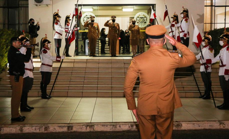 Formatura de 42 aspirantes marca os 50 anos de criação da Academia Policial Militar do Guatupê
