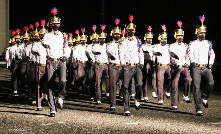 Formatura de 42 aspirantes marca os 50 anos de criação da Academia Policial Militar do Guatupê