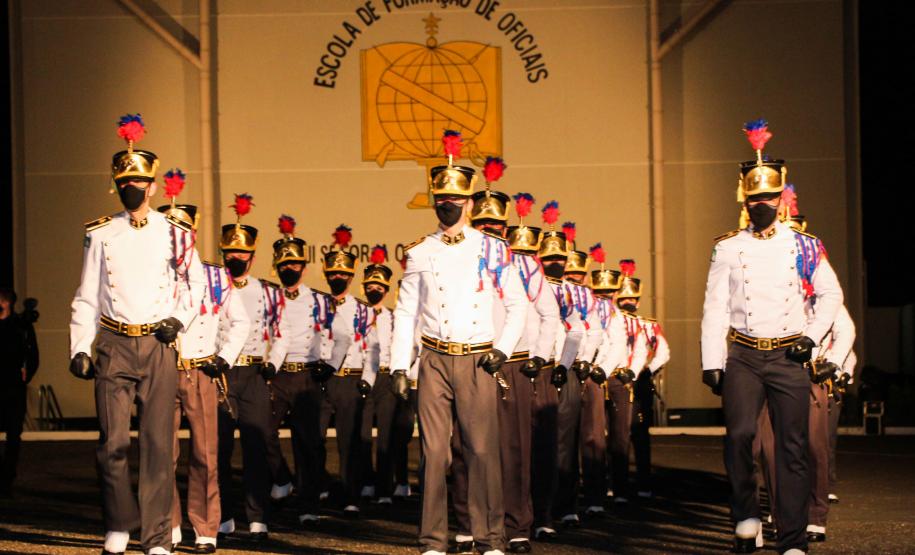 Formatura de 42 aspirantes marca os 50 anos de criação da Academia Policial Militar do Guatupê