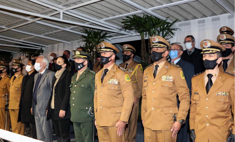 Formatura de 42 aspirantes marca os 50 anos de criação da Academia Policial Militar do Guatupê
