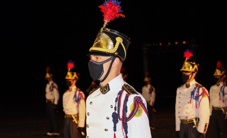 Formatura de 42 aspirantes marca os 50 anos de criação da Academia Policial Militar do Guatupê