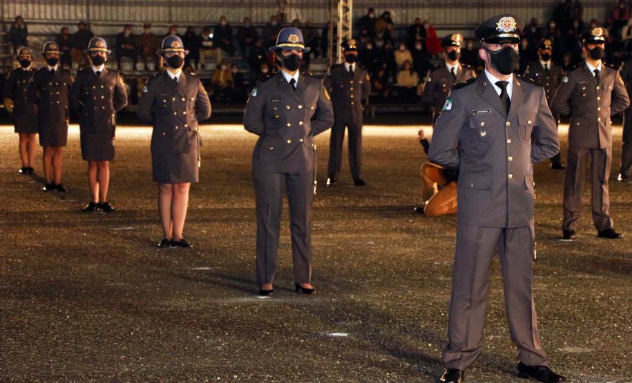 Formatura de 42 aspirantes marca os 50 anos de criação da Academia Policial Militar do Guatupê