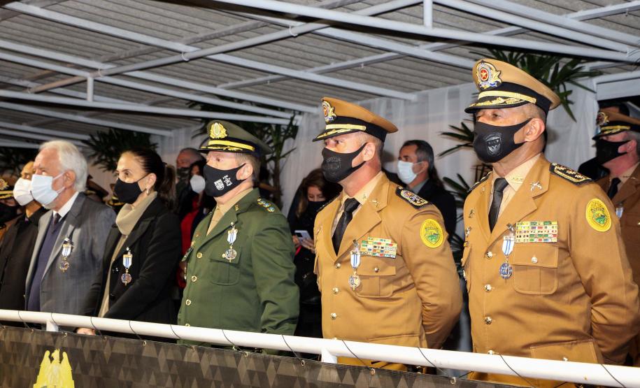 Formatura de 42 aspirantes marca os 50 anos de criação da Academia Policial Militar do Guatupê
