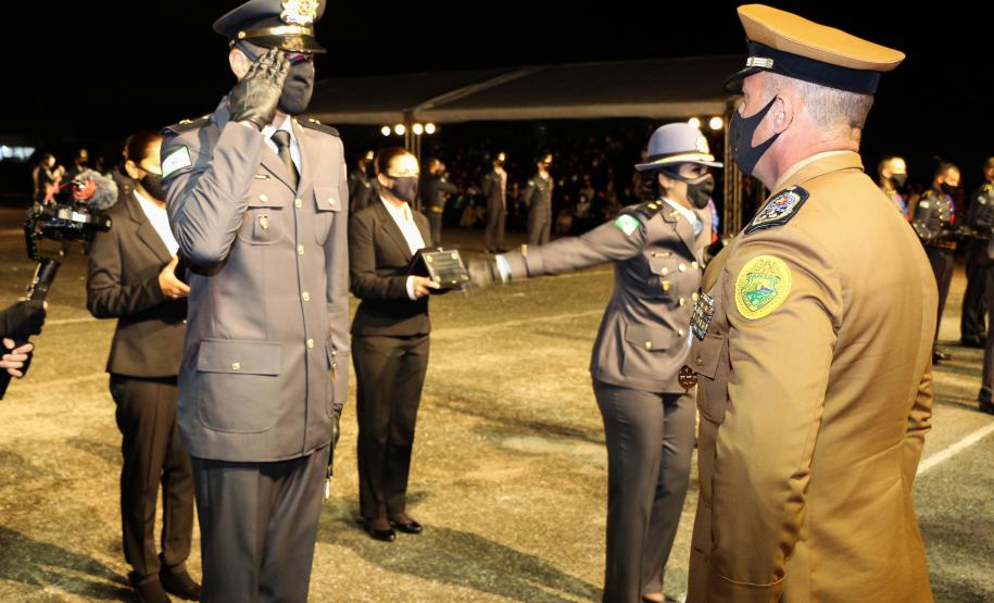 Formatura de 42 aspirantes marca os 50 anos de criação da Academia Policial Militar do Guatupê