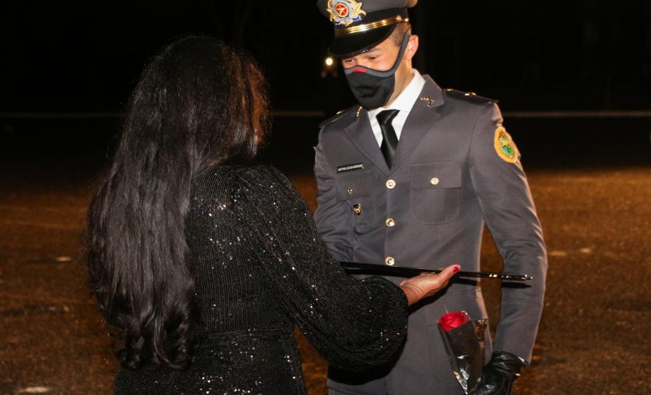 Formatura de 42 aspirantes marca os 50 anos de criação da Academia Policial Militar do Guatupê
