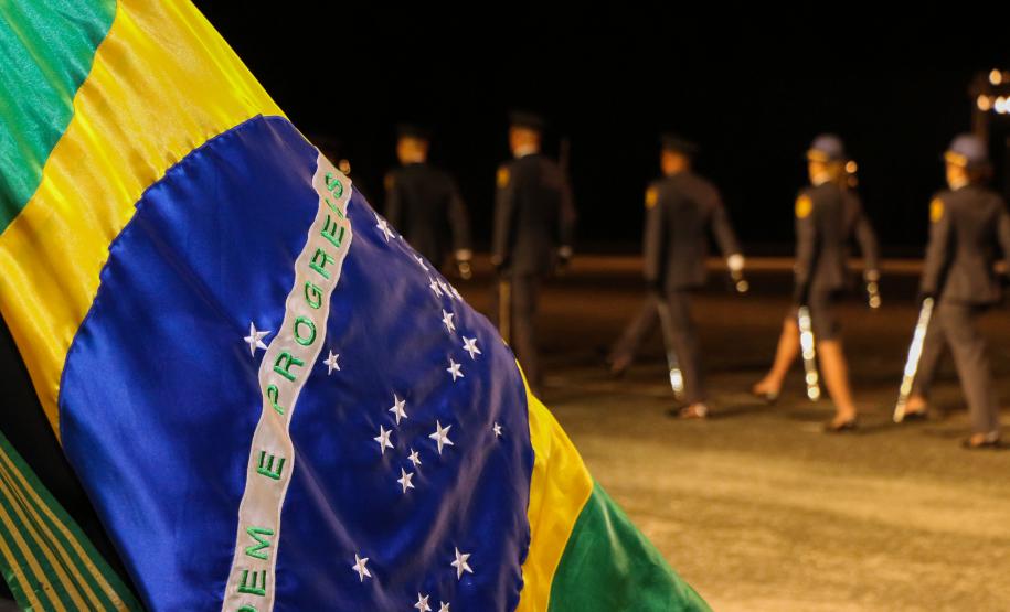 Formatura de 42 aspirantes marca os 50 anos de criação da Academia Policial Militar do Guatupê