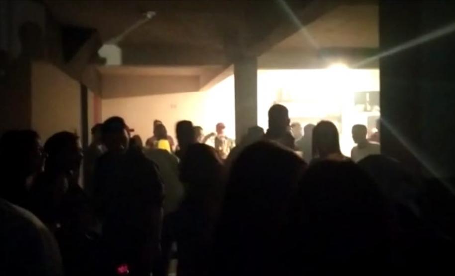 AIFU dispersa 2,2 mil pessoas e fecha 10 comércios em Curitiba