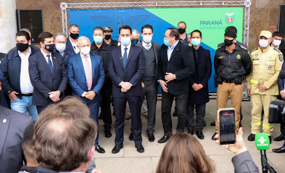 Novas viaturas e motos aquáticas da PM e Corpo de Bombeiros são entregues para reforçar o atendimento ao cidadão em todo o estado