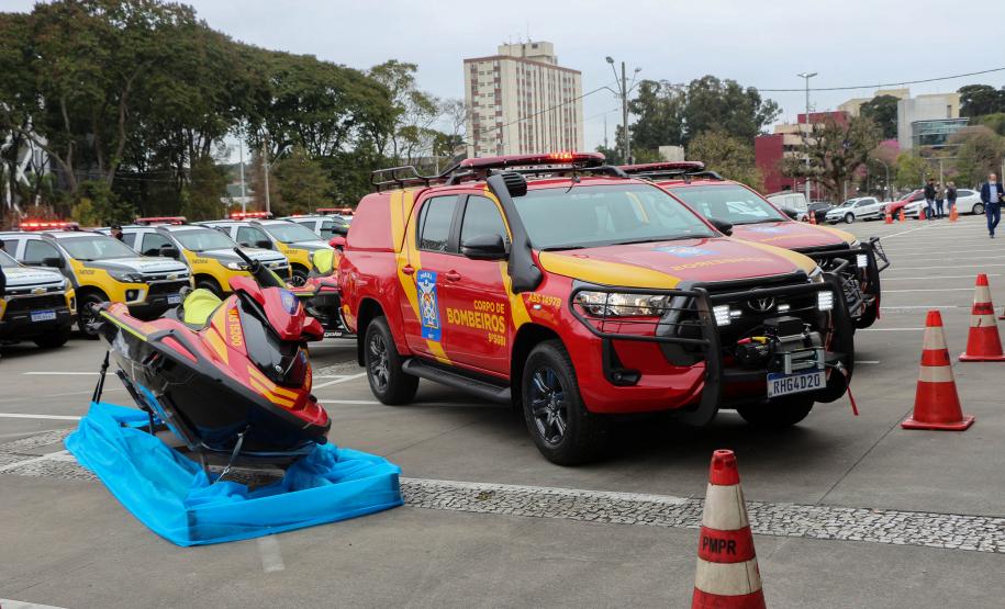 Novas viaturas e motos aquáticas da PM e Corpo de Bombeiros são entregues para reforçar o atendimento ao cidadão em todo o estado