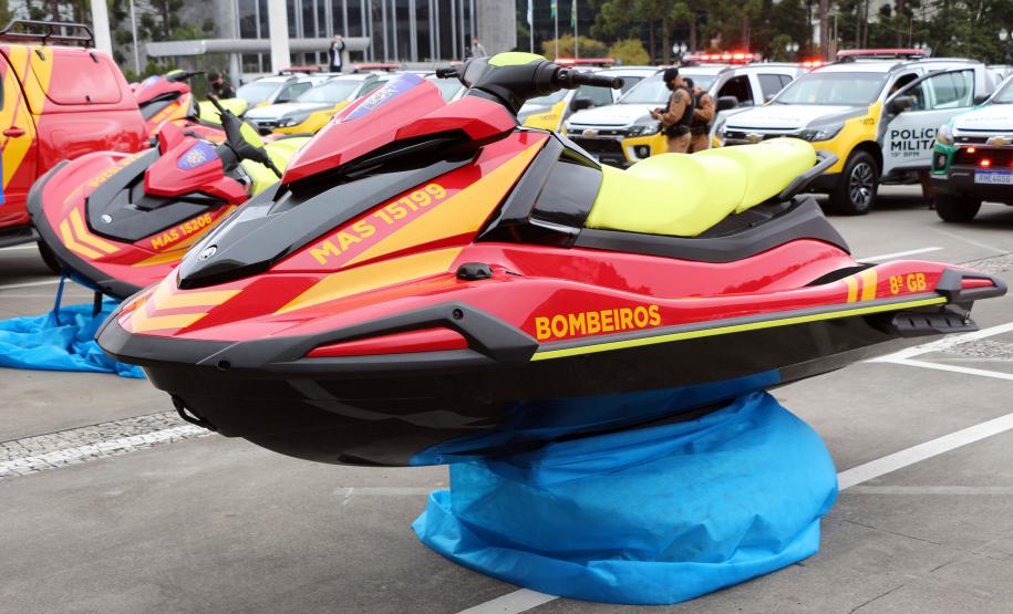 Novas viaturas e motos aquáticas da PM e Corpo de Bombeiros são entregues para reforçar o atendimento ao cidadão em todo o estado