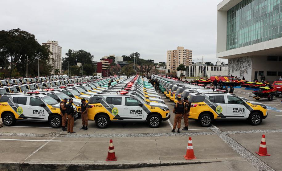 Novas viaturas e motos aquáticas da PM e Corpo de Bombeiros são entregues para reforçar o atendimento ao cidadão em todo o estado
