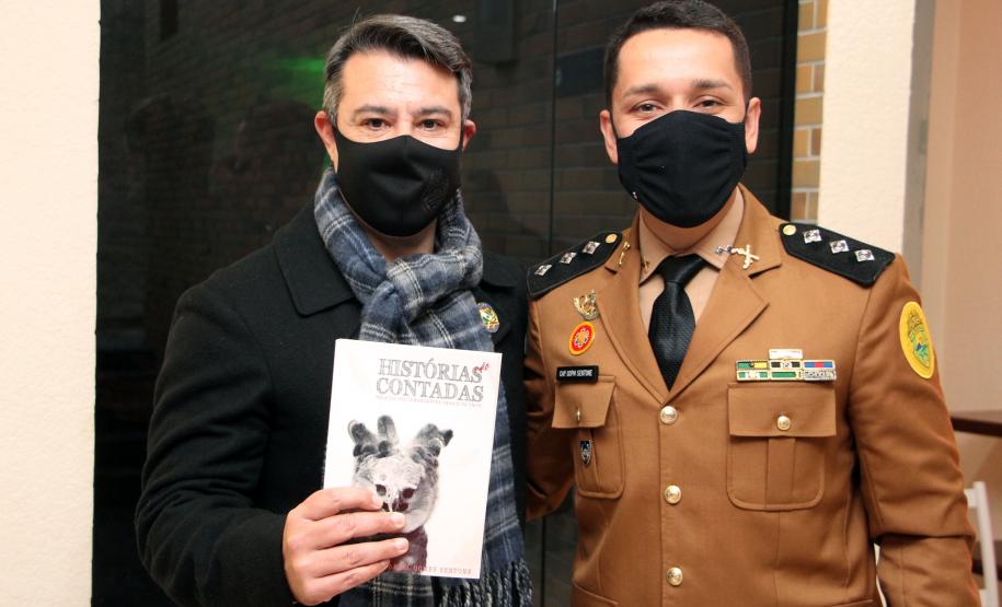 Livro sobre relatos de Comandantes-Gerais da Polícia Militar é lançado em Curitiba