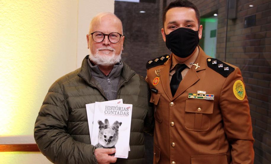Livro sobre relatos de Comandantes-Gerais da Polícia Militar é lançado em Curitiba