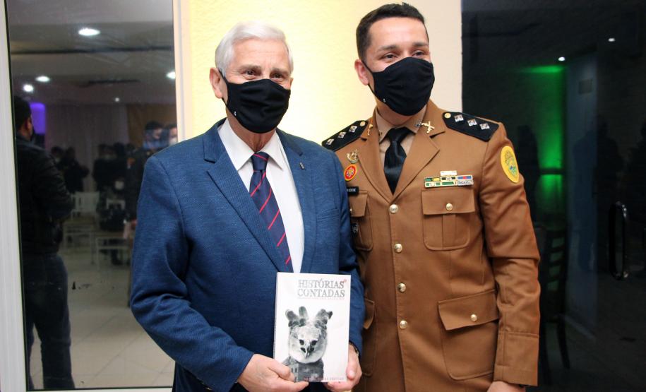 Livro sobre relatos de Comandantes-Gerais da Polícia Militar é lançado em Curitiba