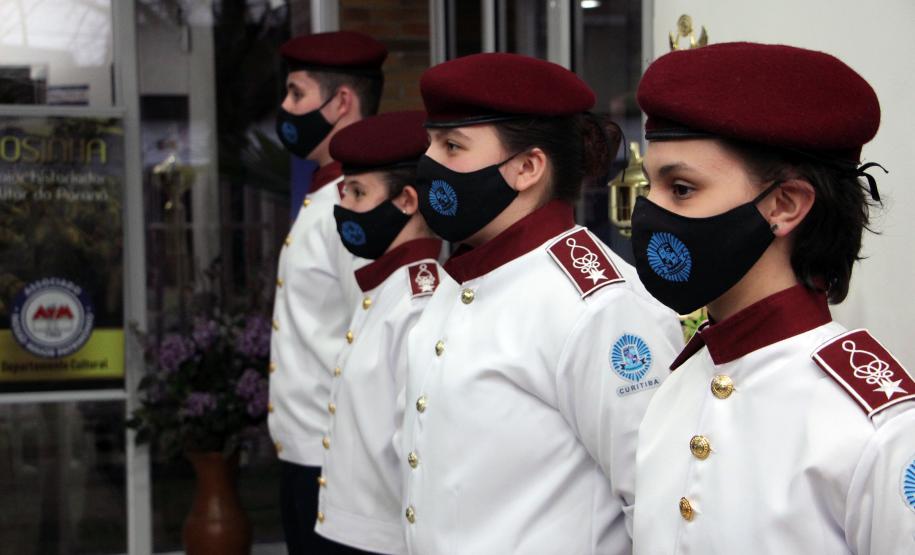 Livro sobre relatos de Comandantes-Gerais da Polícia Militar é lançado em Curitiba