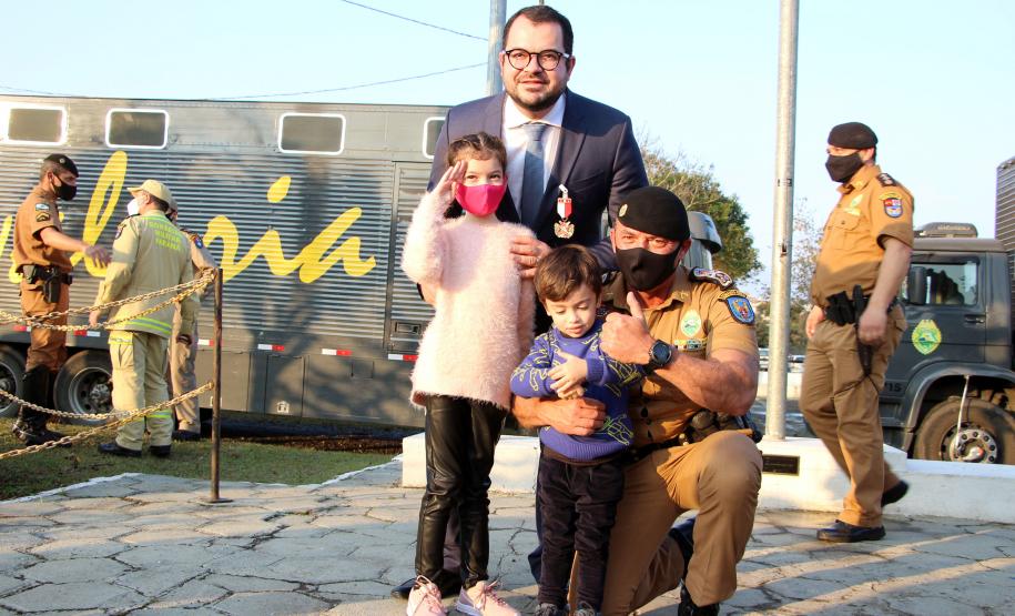 Regimento da PM completa 142 anos de história de heroísmo e atenção à população com o serviço de Equoterapia